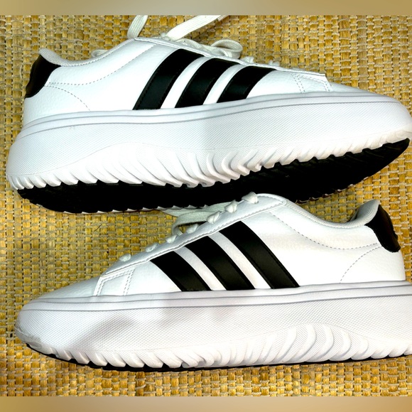 NWOT ADIDAS s9 wmns Grand Court platform sneakers - Picture 5 of 8